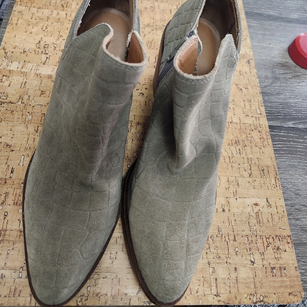 Women's booties